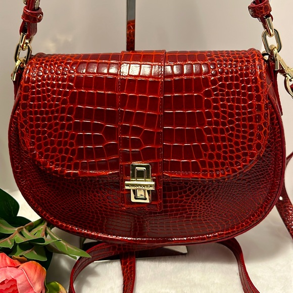 Brahmin Cynthia and Jane wallet in Red Glissandro - Picture 5 of 14
